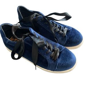 Marlow Black and Blue Sneakers